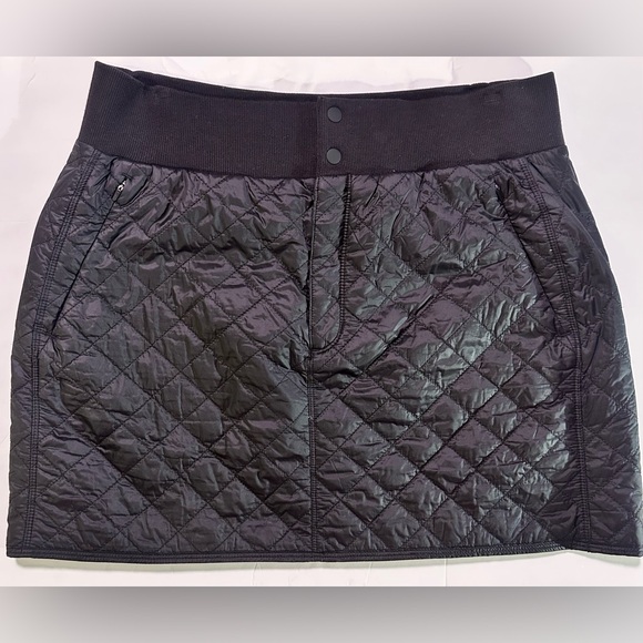 Athleta Dresses & Skirts - Athleta Black Quilted Puffer lodge Mini Skirt Size 12